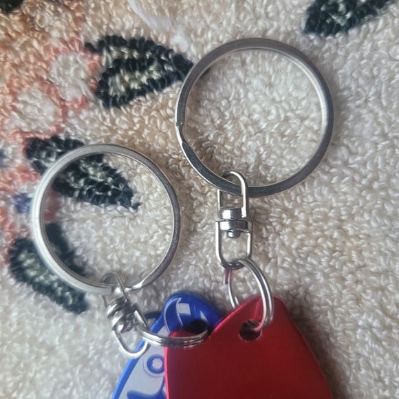 Vintage Set Fish Keychains - Picture 9 of 9